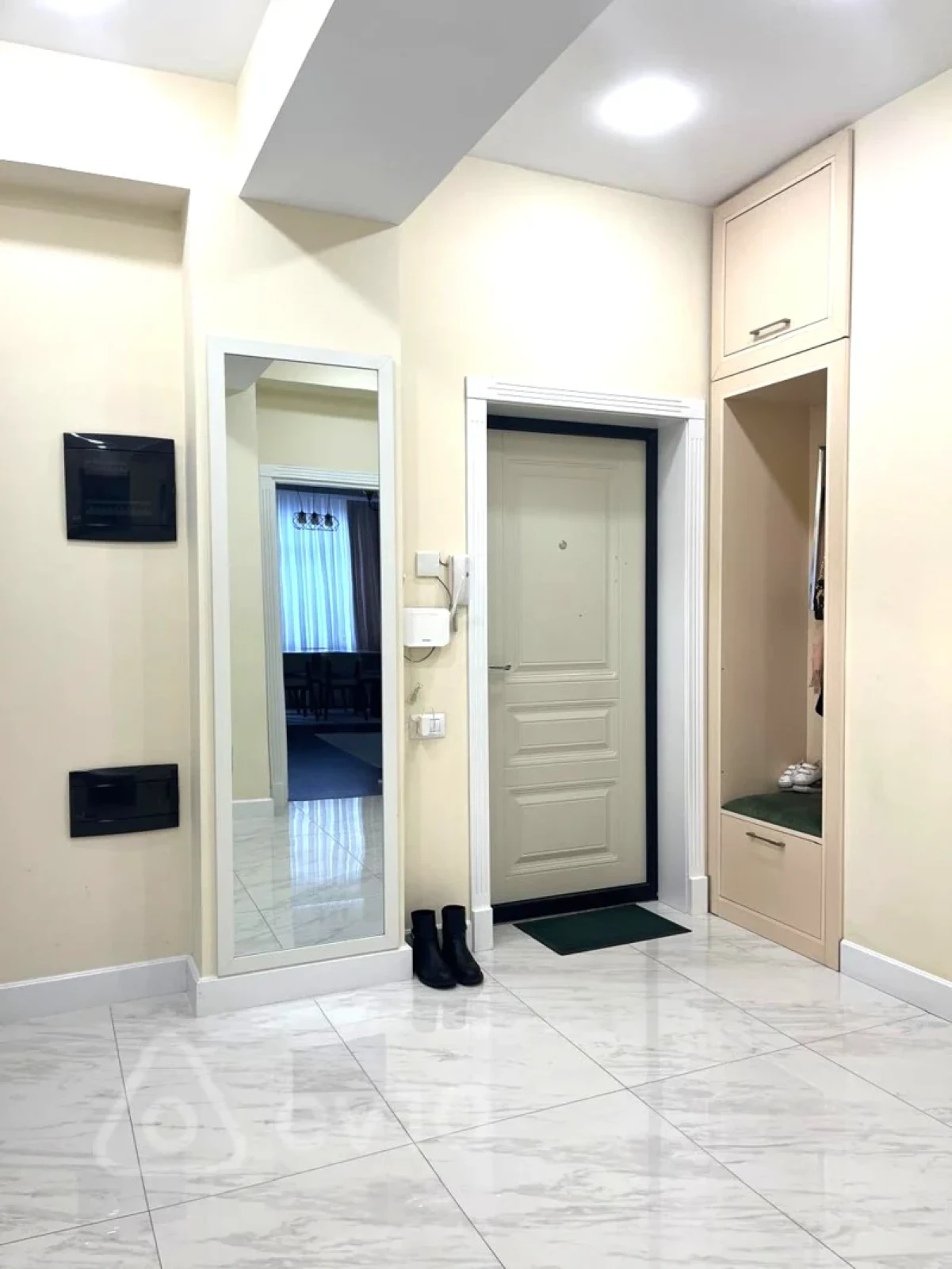 Kirayə verilir 3 otaqlı yeni tikili 105 m²