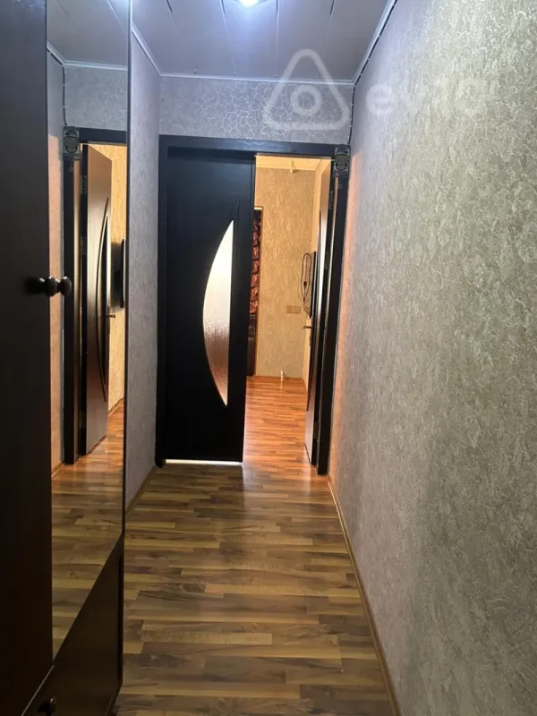 Satılır 2 otaqlı köhnə tikili 70 m²