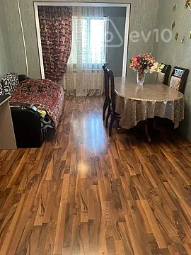 Satılır 2 otaqlı köhnə tikili 70 m²