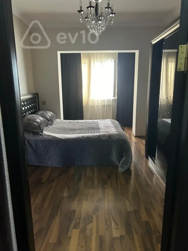 Satılır 2 otaqlı köhnə tikili 70 m²