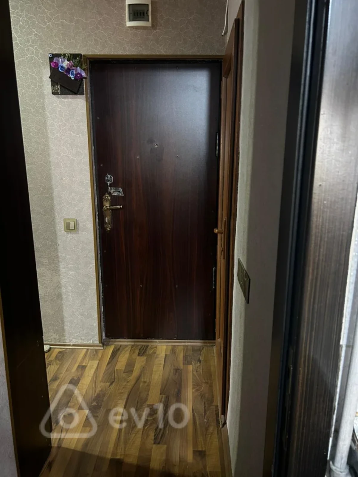 Satılır 2 otaqlı köhnə tikili 70 m²
