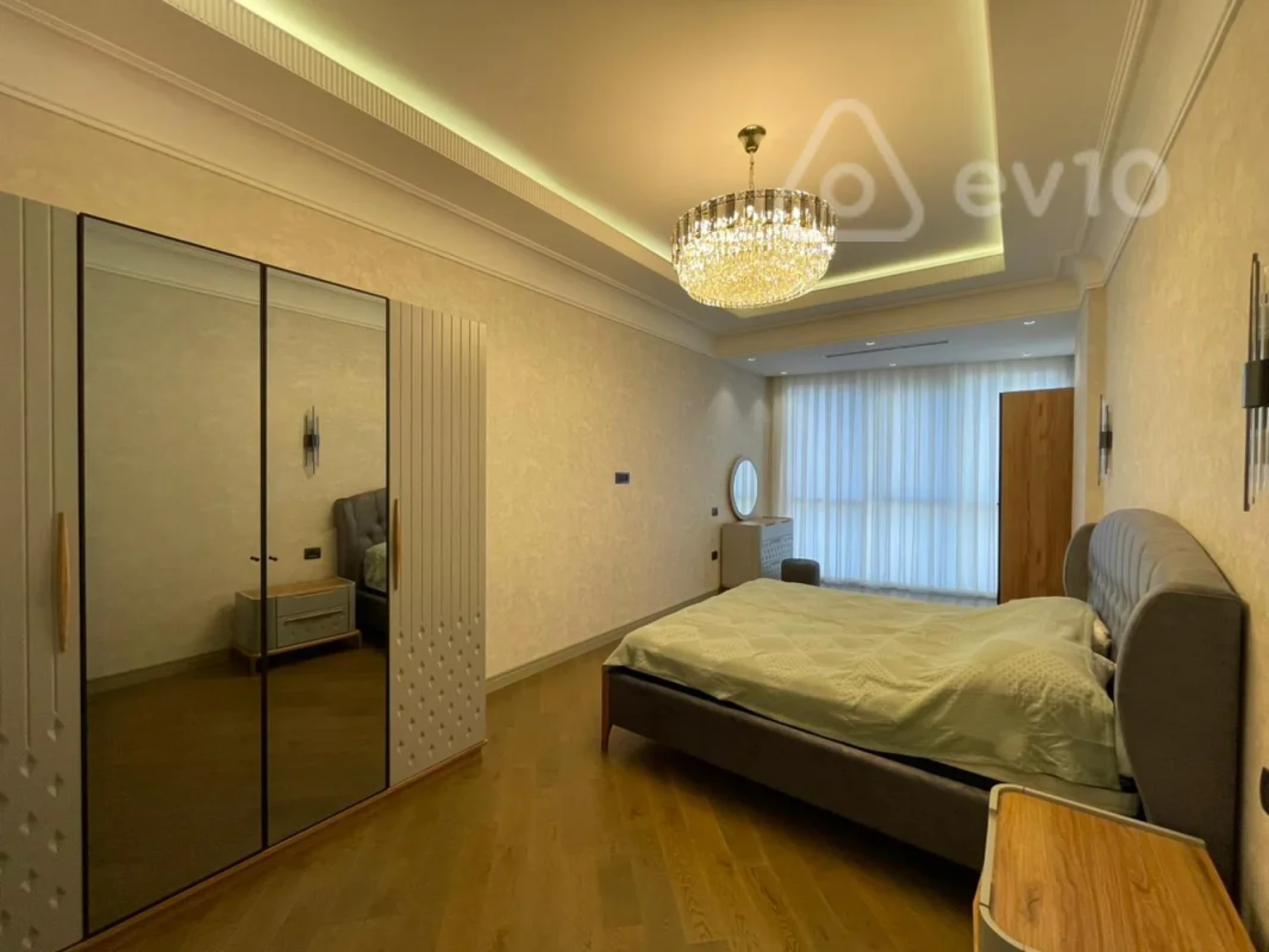 Kirayə verilir 4 otaqlı yeni tikili 171 m²