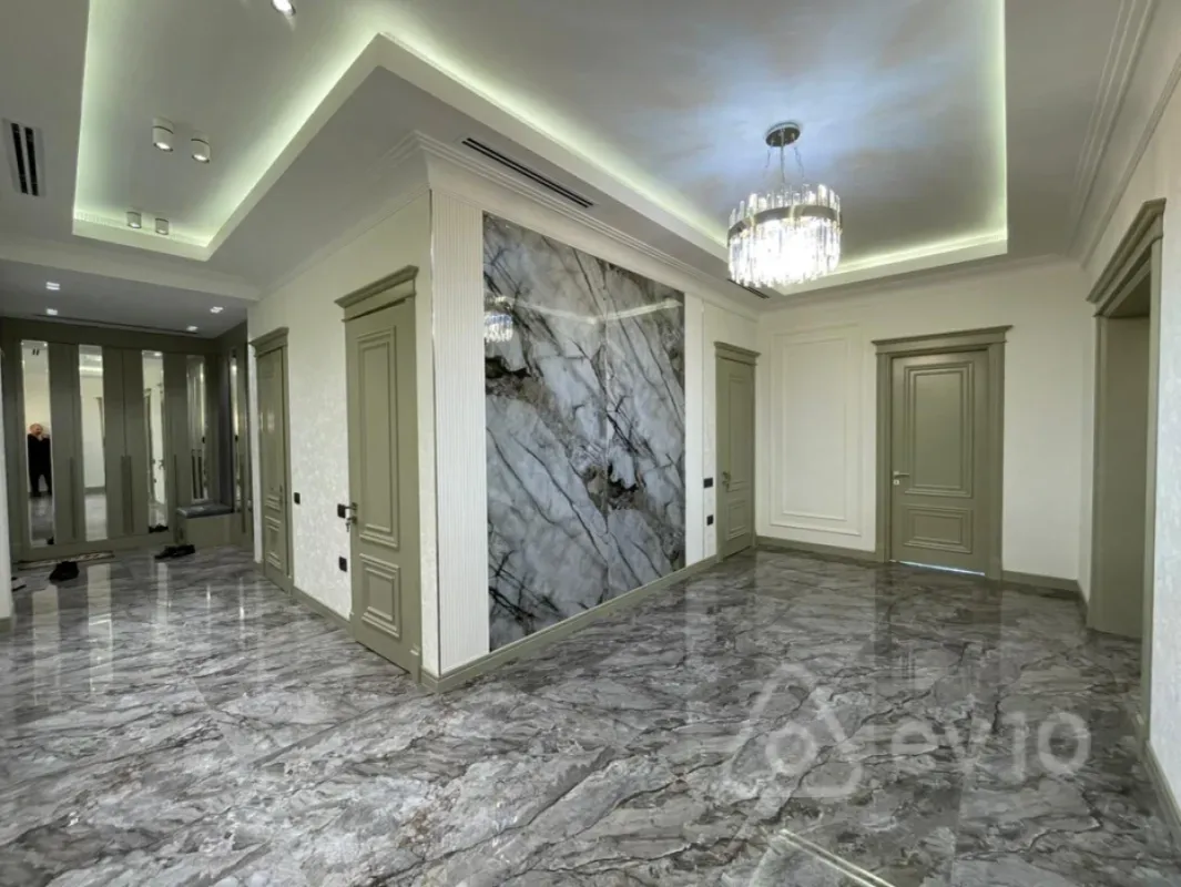 Kirayə verilir 4 otaqlı yeni tikili 171 m²