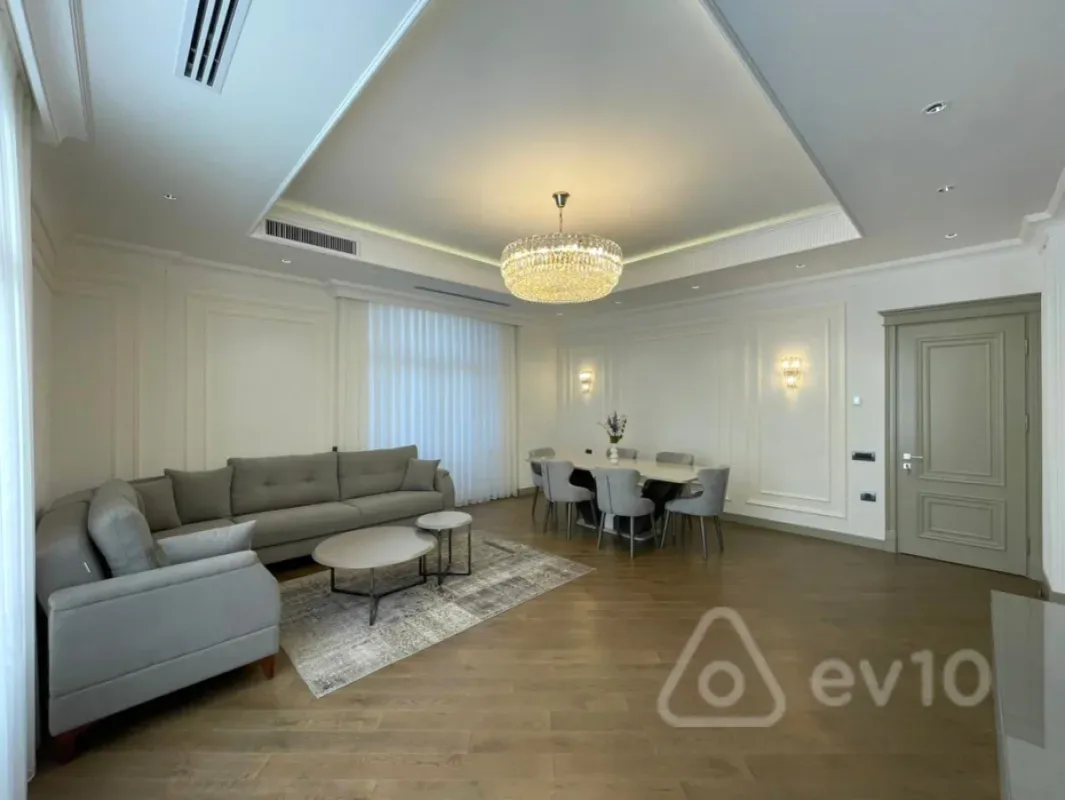 Kirayə verilir 4 otaqlı yeni tikili 171 m²