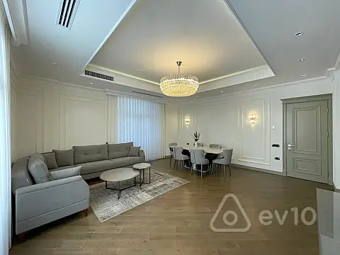 Kirayə verilir 4 otaqlı yeni tikili 171 m²