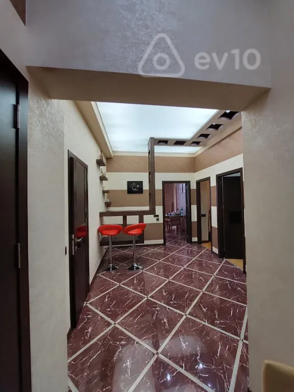 Kirayə verilir 3 otaqlı yeni tikili 105 m²