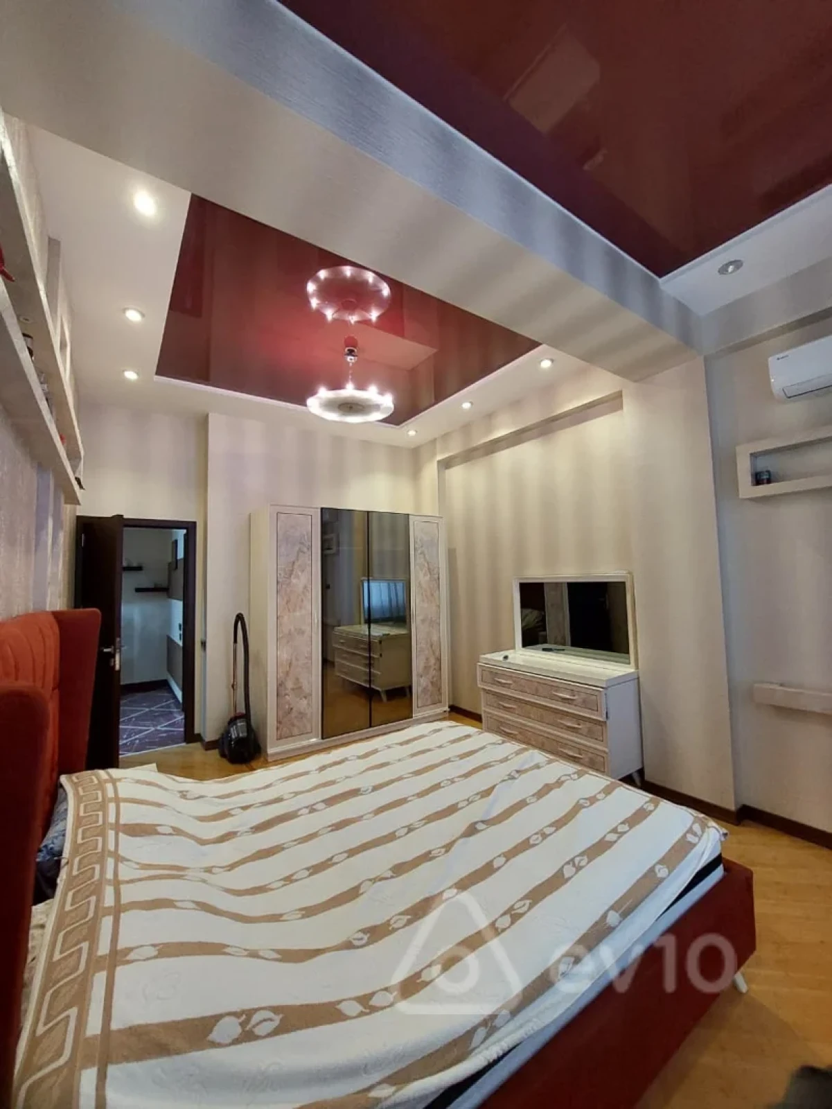 Kirayə verilir 3 otaqlı yeni tikili 105 m²
