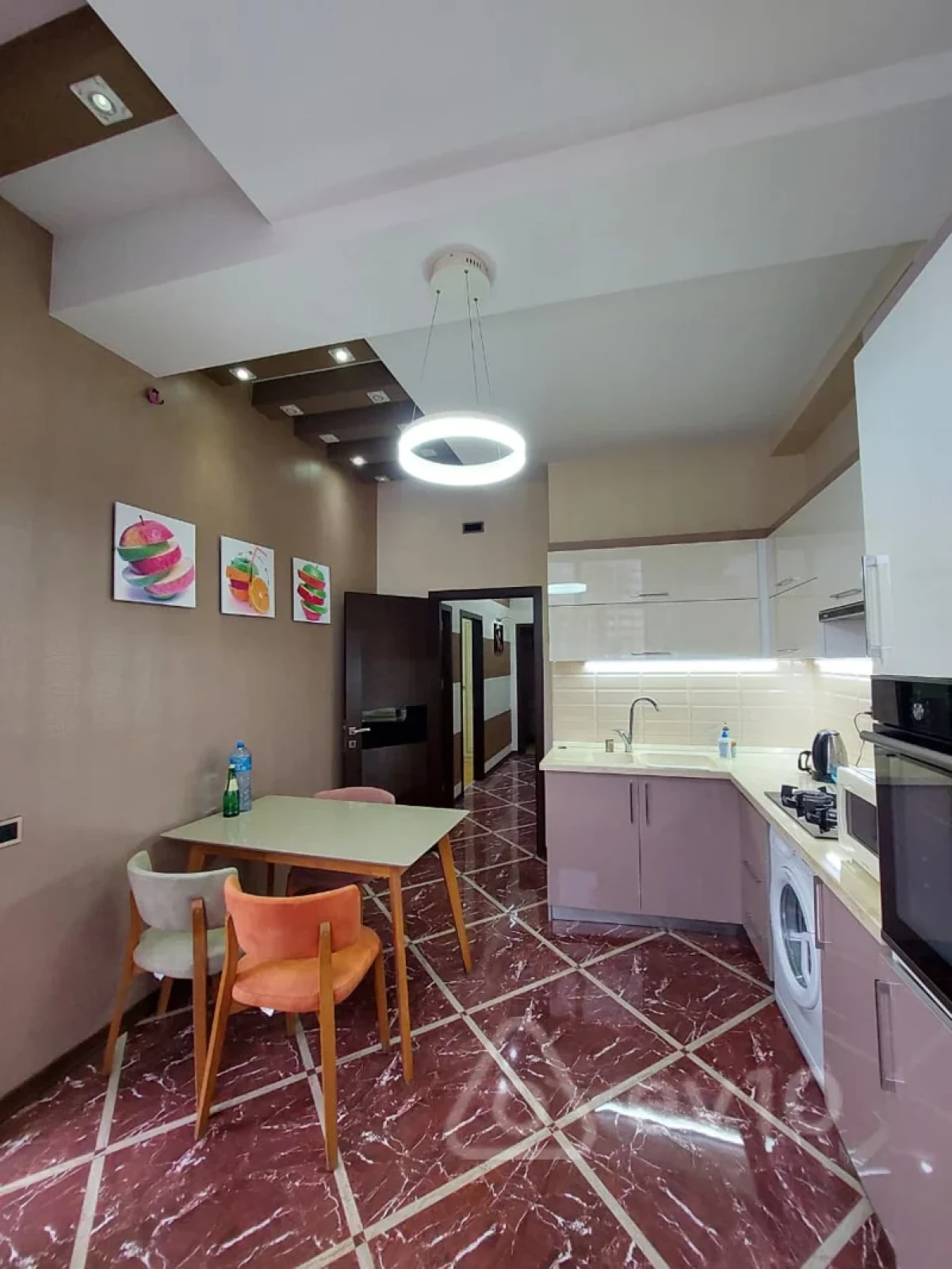 Kirayə verilir 3 otaqlı yeni tikili 105 m²