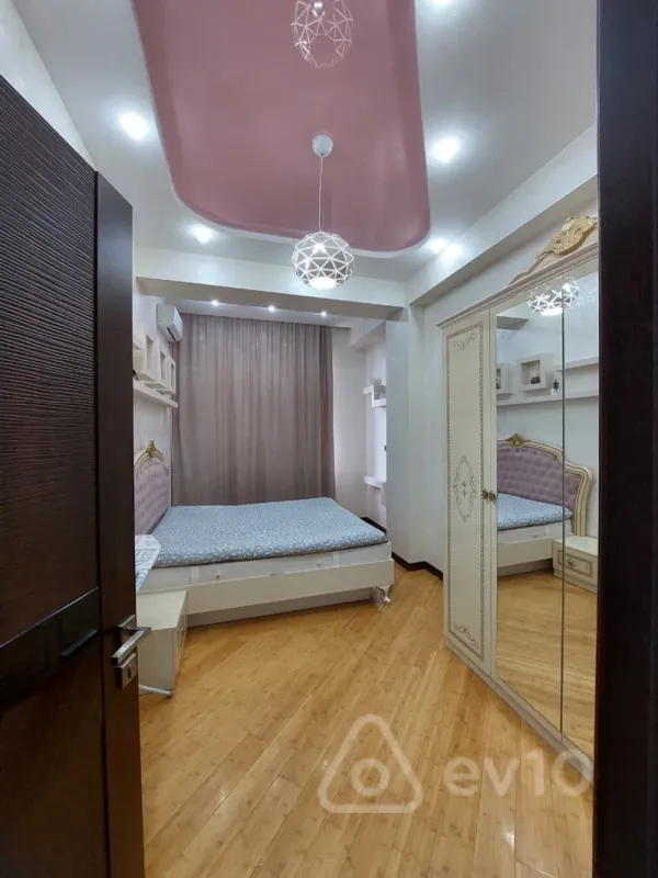 Kirayə verilir 3 otaqlı yeni tikili 105 m²