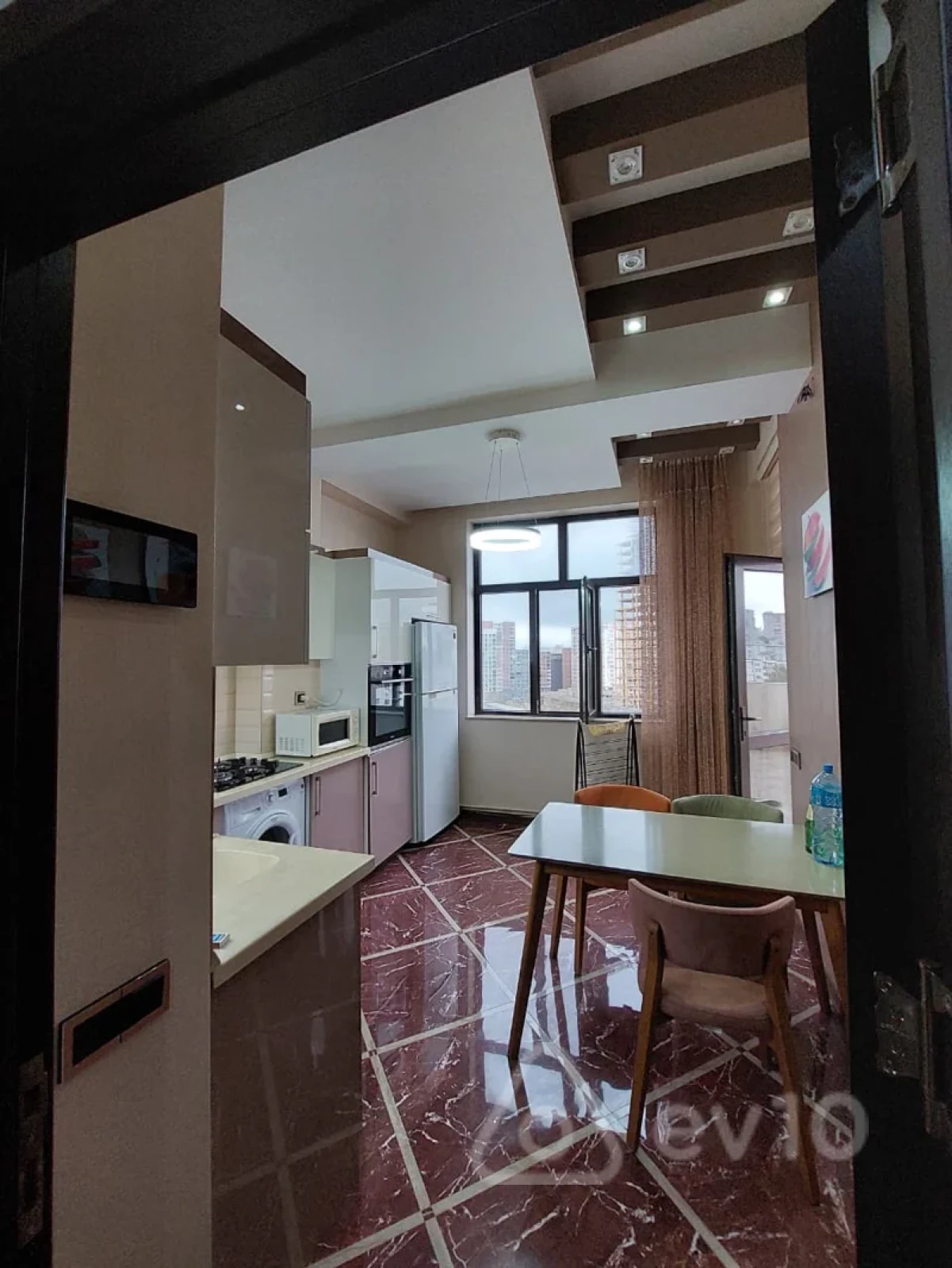 Kirayə verilir 3 otaqlı yeni tikili 105 m²