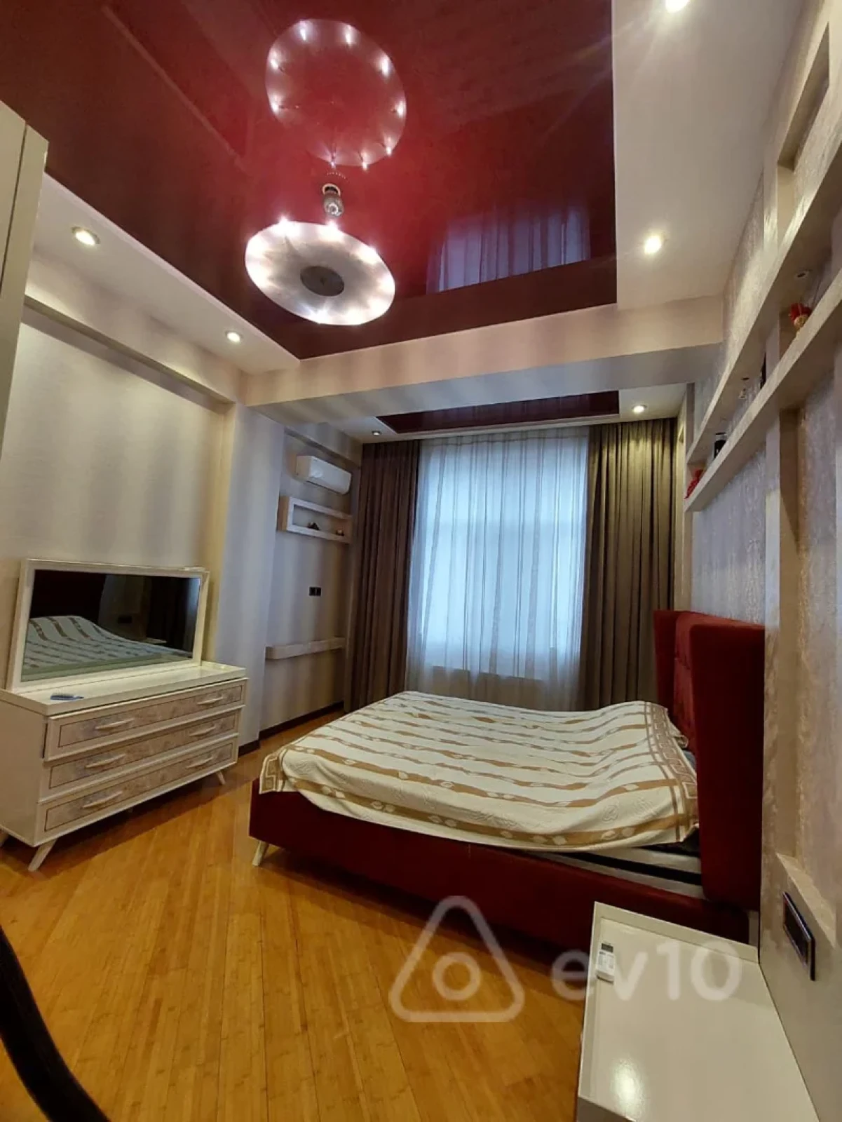 Kirayə verilir 3 otaqlı yeni tikili 105 m²