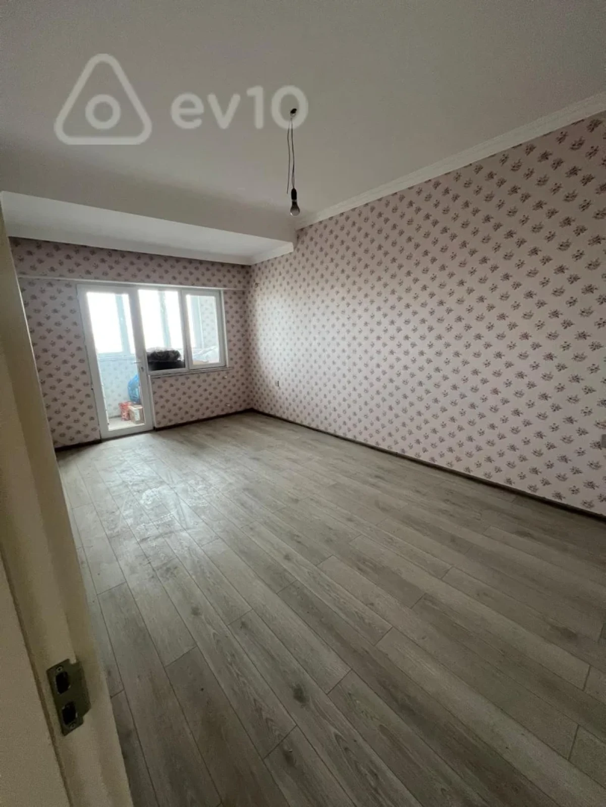 Kirayə verilir 2 otaqlı yeni tikili 76 m²