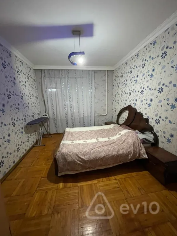 Kirayə verilir 3 otaqlı köhnə tikili 75 m²