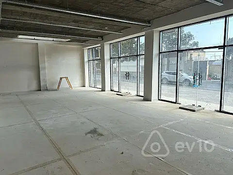 Satılır mənzil 200 m²