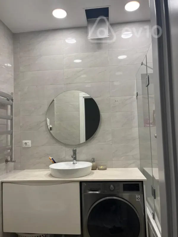 Satılır 3 otaqlı yeni tikili 105 m²