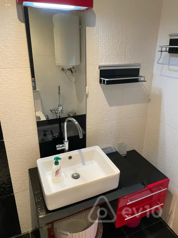 Kirayə verilir 2 otaqlı yeni tikili 77 m²