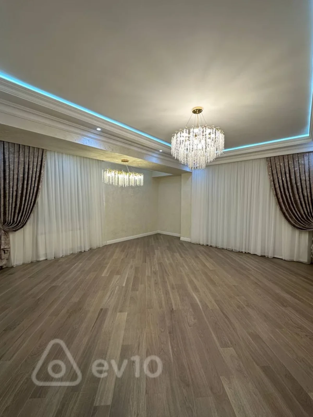 Satılır 3 otaqlı yeni tikili 154 m²