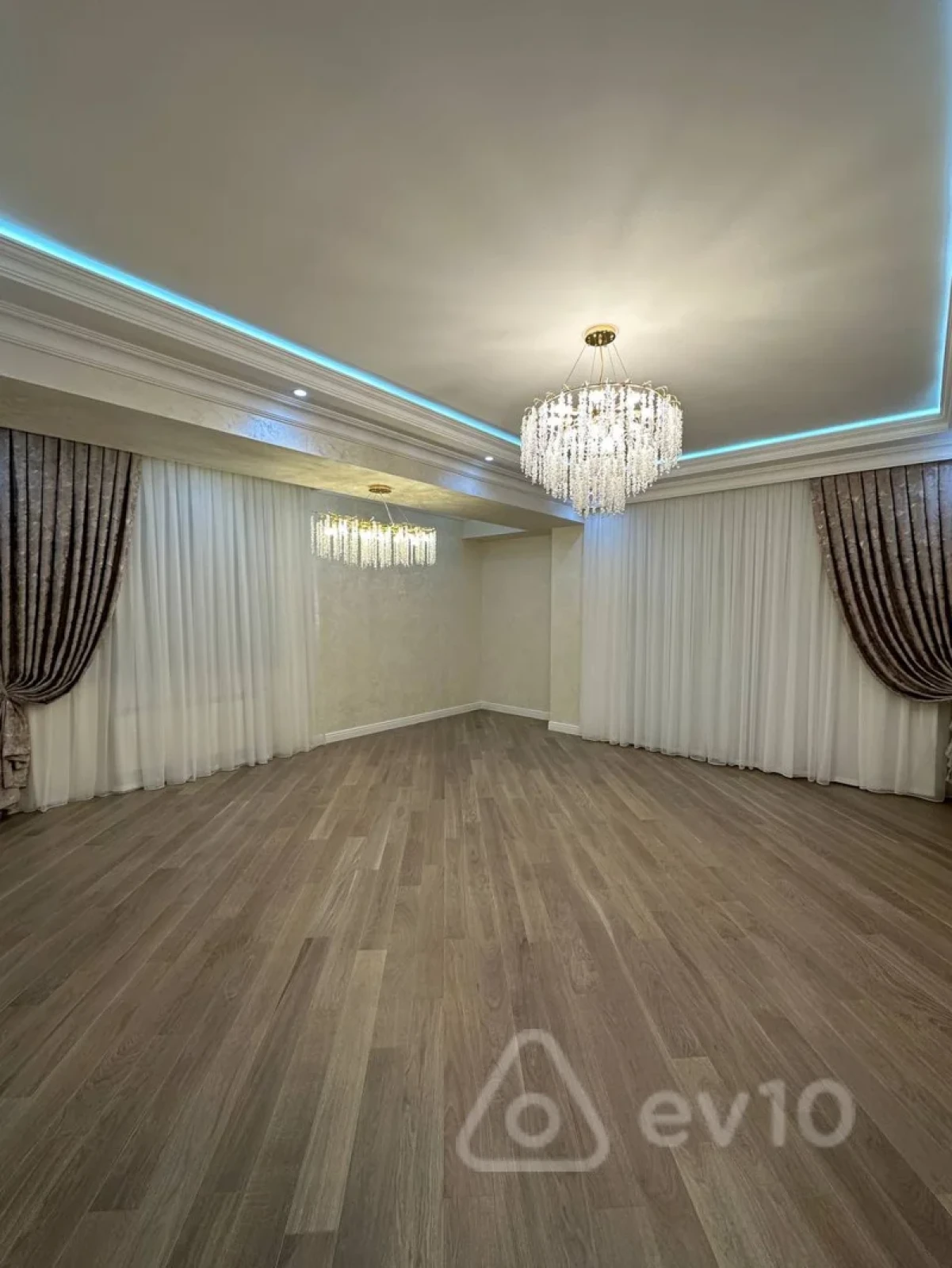 Satılır 3 otaqlı yeni tikili 154 m²
