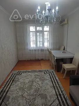 Kirayə verilir 3 otaqlı köhnə tikili 80 m²