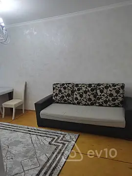 Kirayə verilir 3 otaqlı köhnə tikili 80 m²