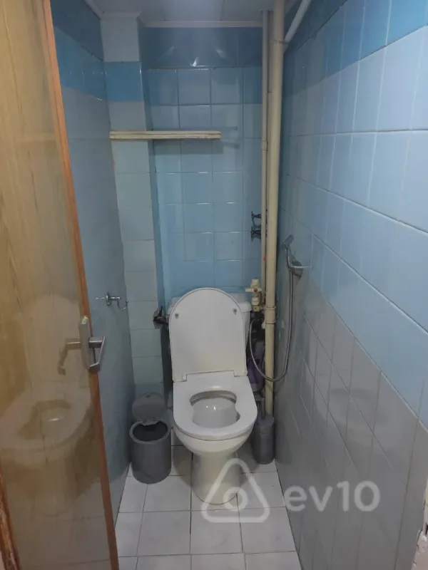 Kirayə verilir 3 otaqlı köhnə tikili 80 m²