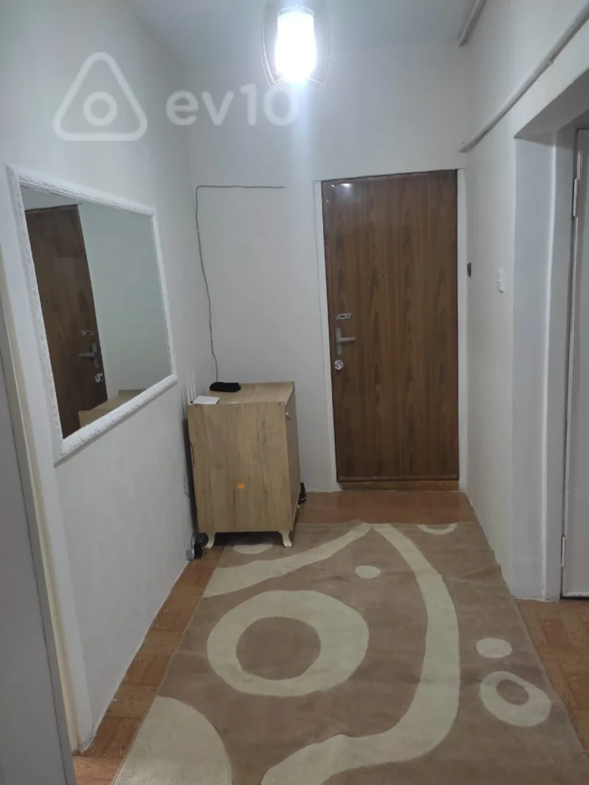 Kirayə verilir 3 otaqlı köhnə tikili 80 m²