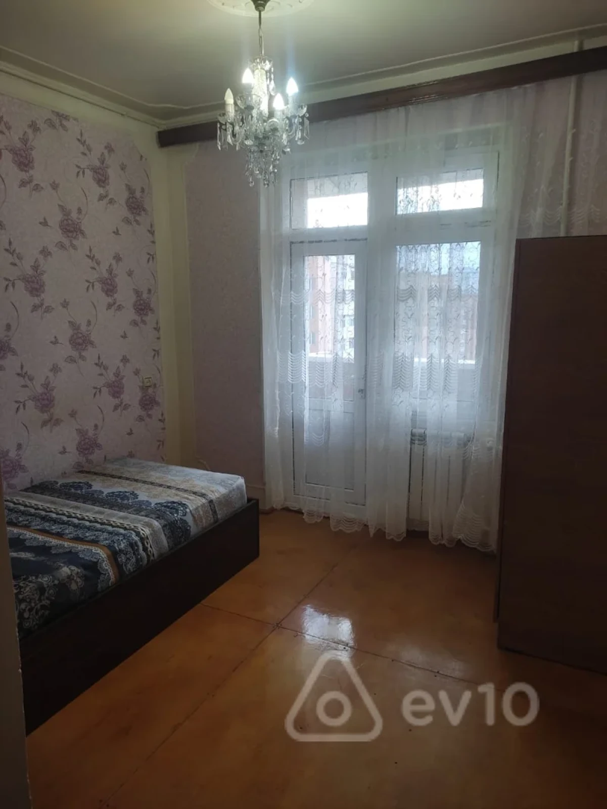Kirayə verilir 3 otaqlı köhnə tikili 80 m²