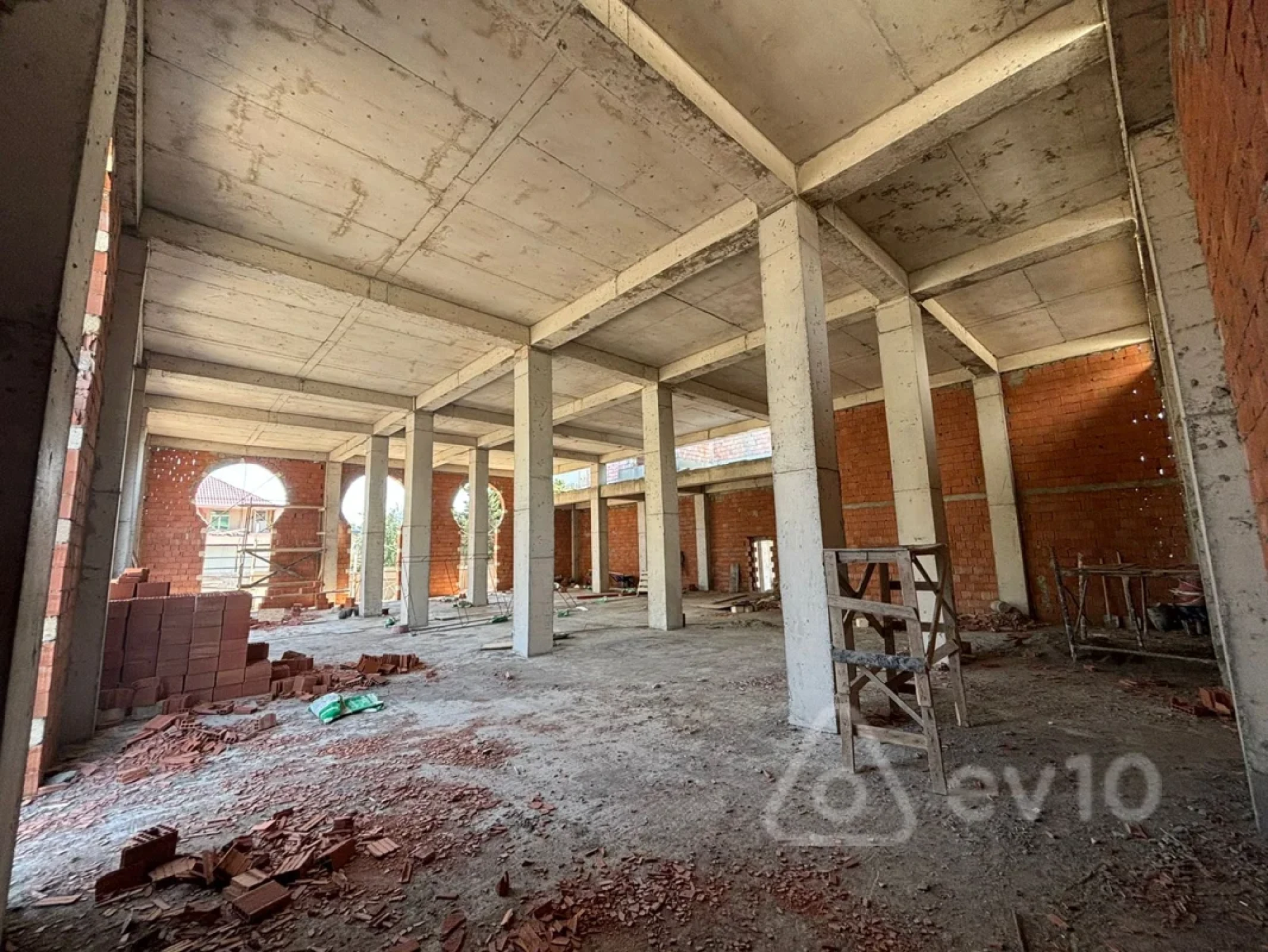 Satılır mənzil 270 m²