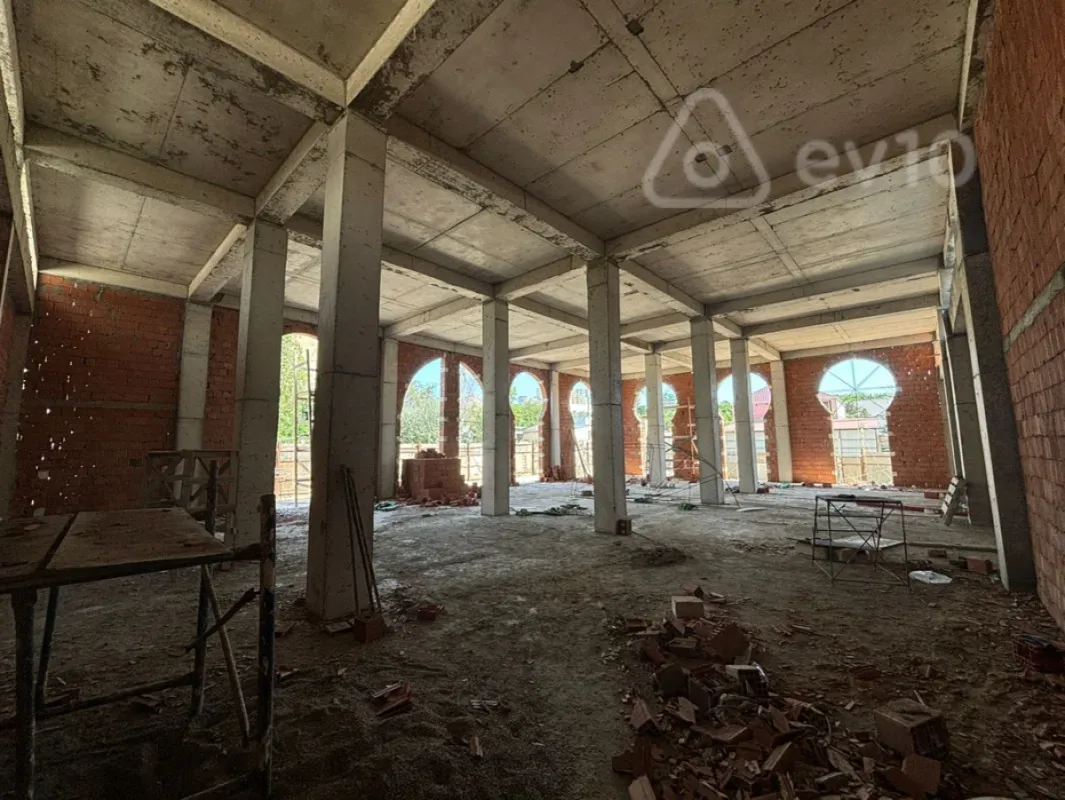 Satılır mənzil 270 m²