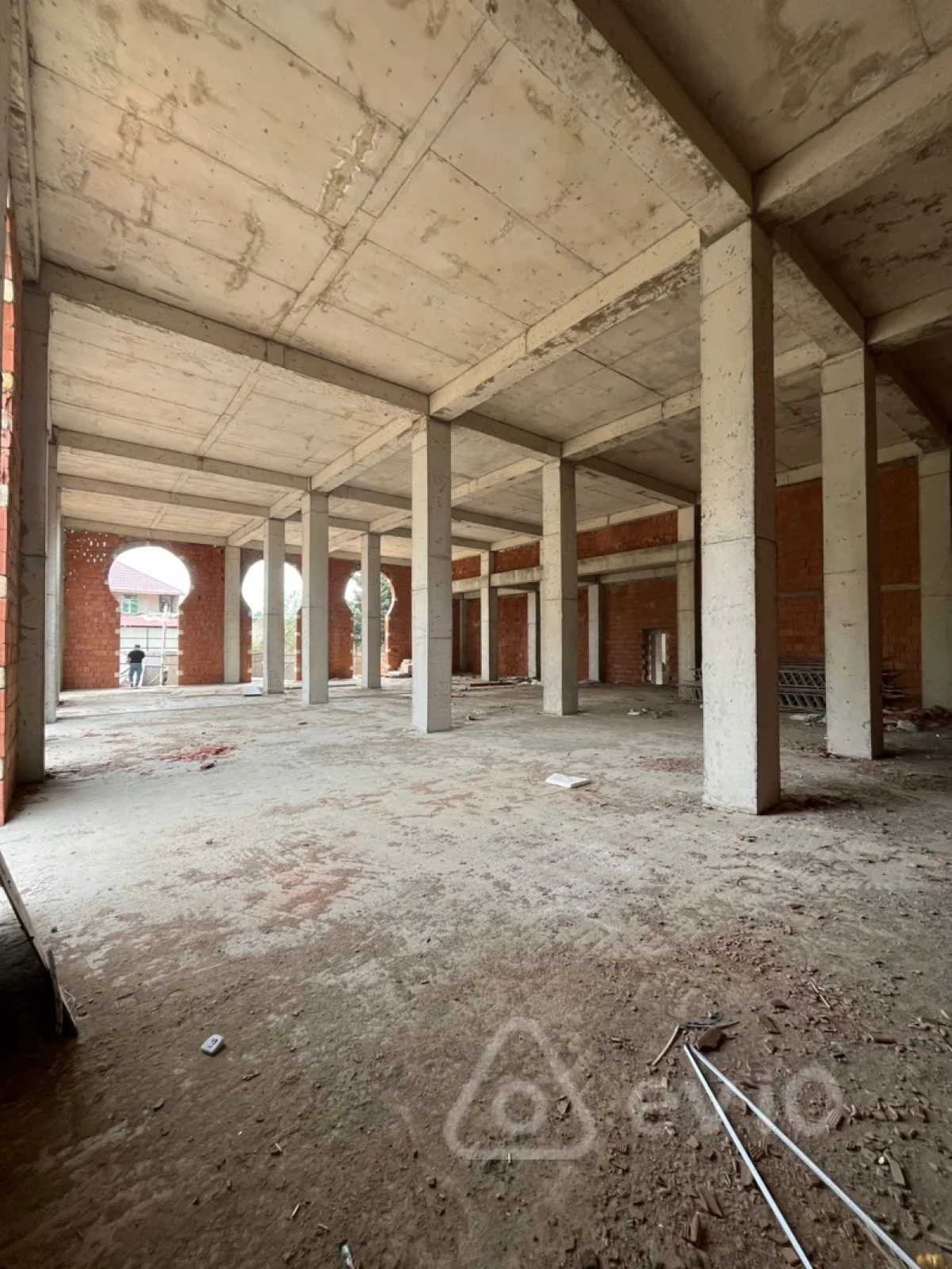 Satılır mənzil 270 m²