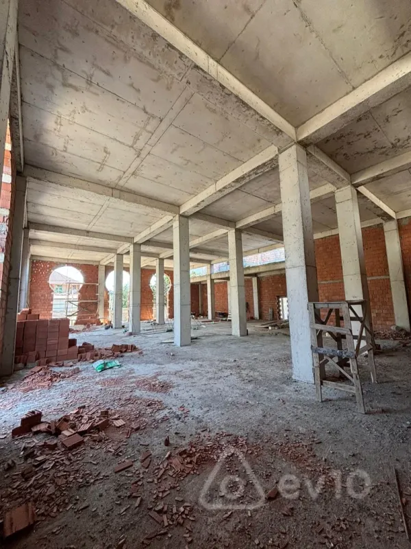 Satılır mənzil 270 m²