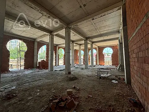 Satılır mənzil 270 m²