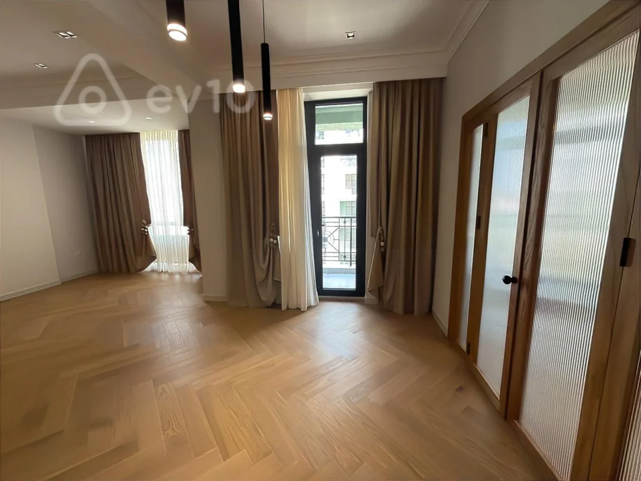 Satılır 3 otaqlı yeni tikili 134 m²
