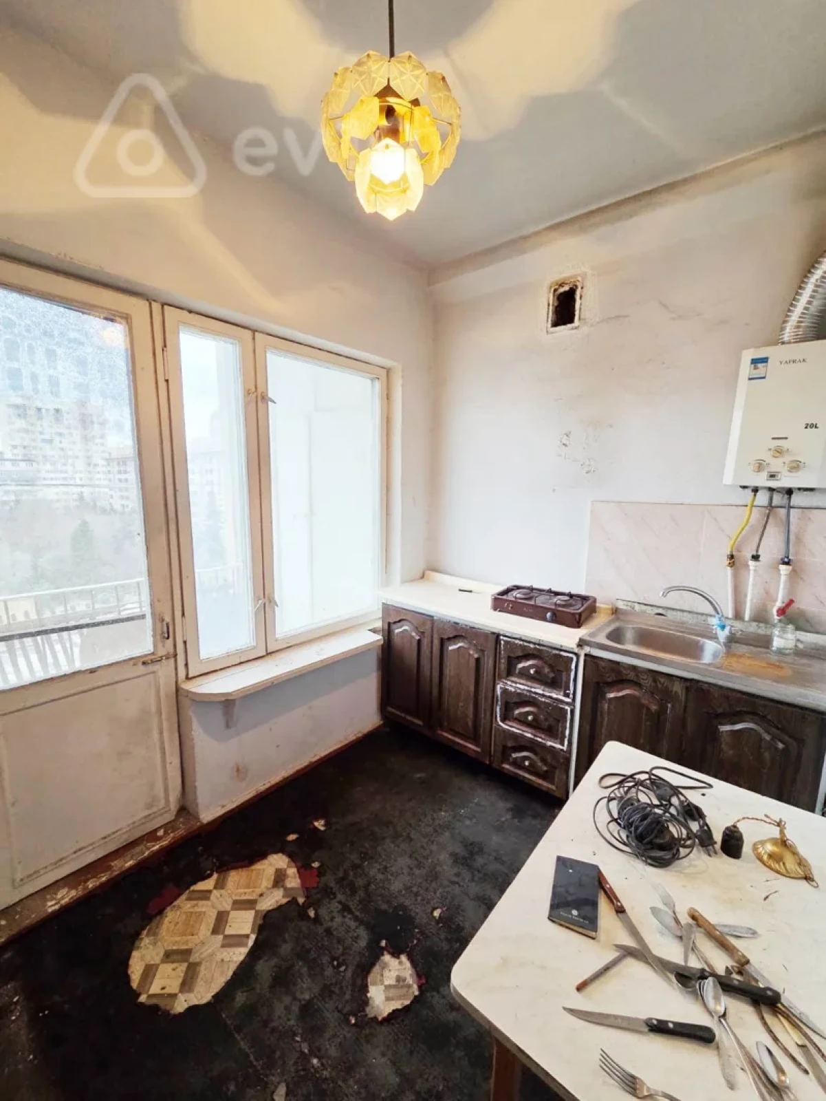 Satılır 1 otaqlı köhnə tikili 47 m²