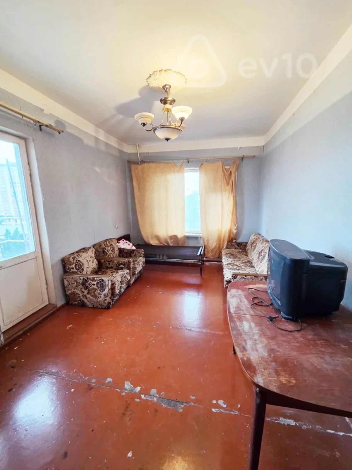 Satılır 1 otaqlı köhnə tikili 47 m²