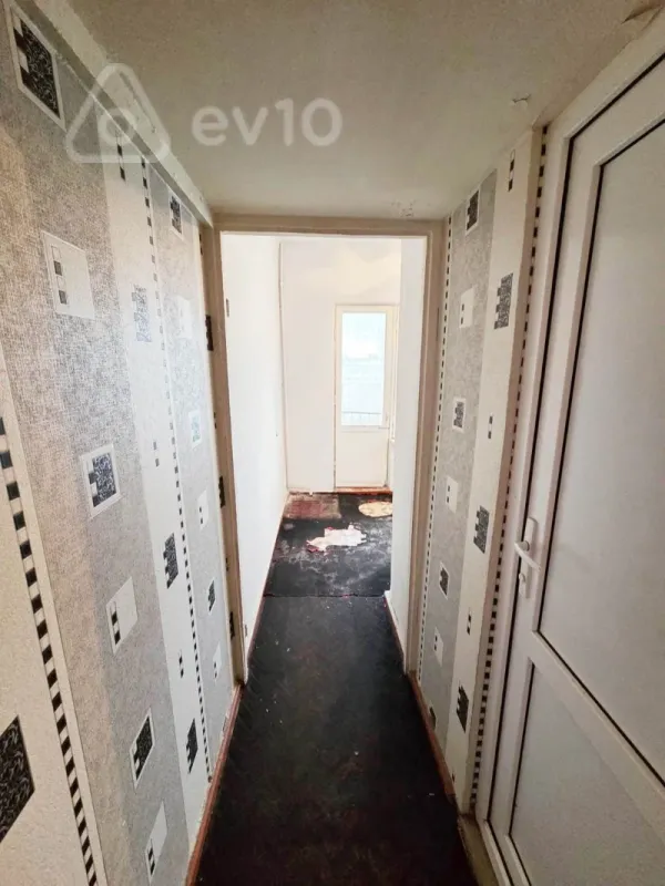 Satılır 1 otaqlı köhnə tikili 47 m²