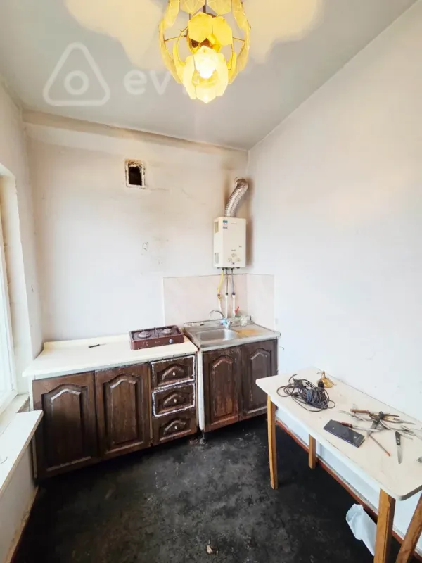 Satılır 1 otaqlı köhnə tikili 47 m²