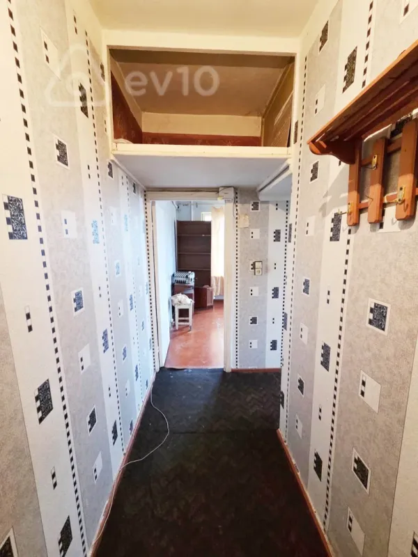 Satılır 1 otaqlı köhnə tikili 47 m²