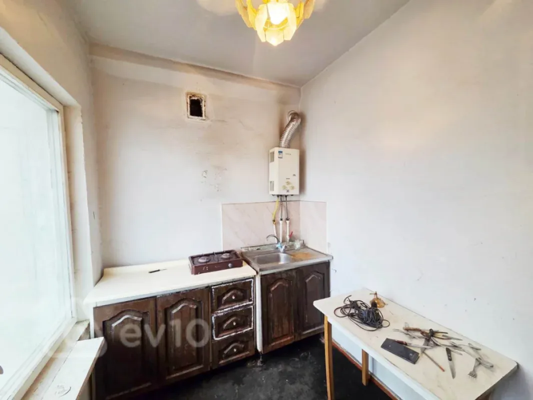 Satılır 1 otaqlı köhnə tikili 47 m²