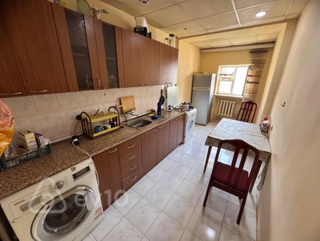 Satılır 3 otaqlı köhnə tikili 90 m²