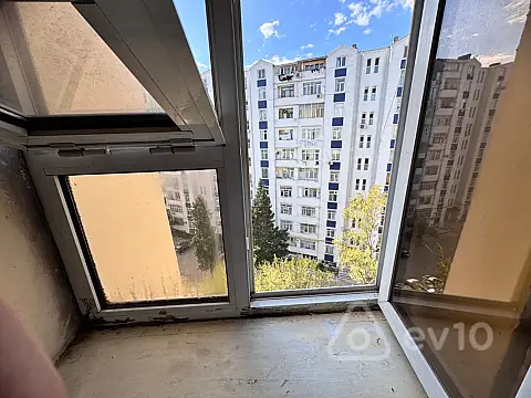 Satılır 3 otaqlı köhnə tikili 90 m²