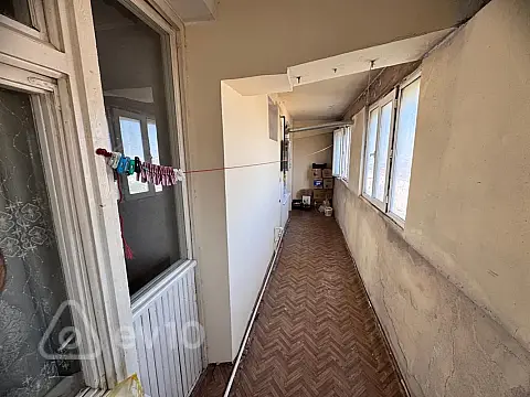 Satılır 3 otaqlı köhnə tikili 90 m²