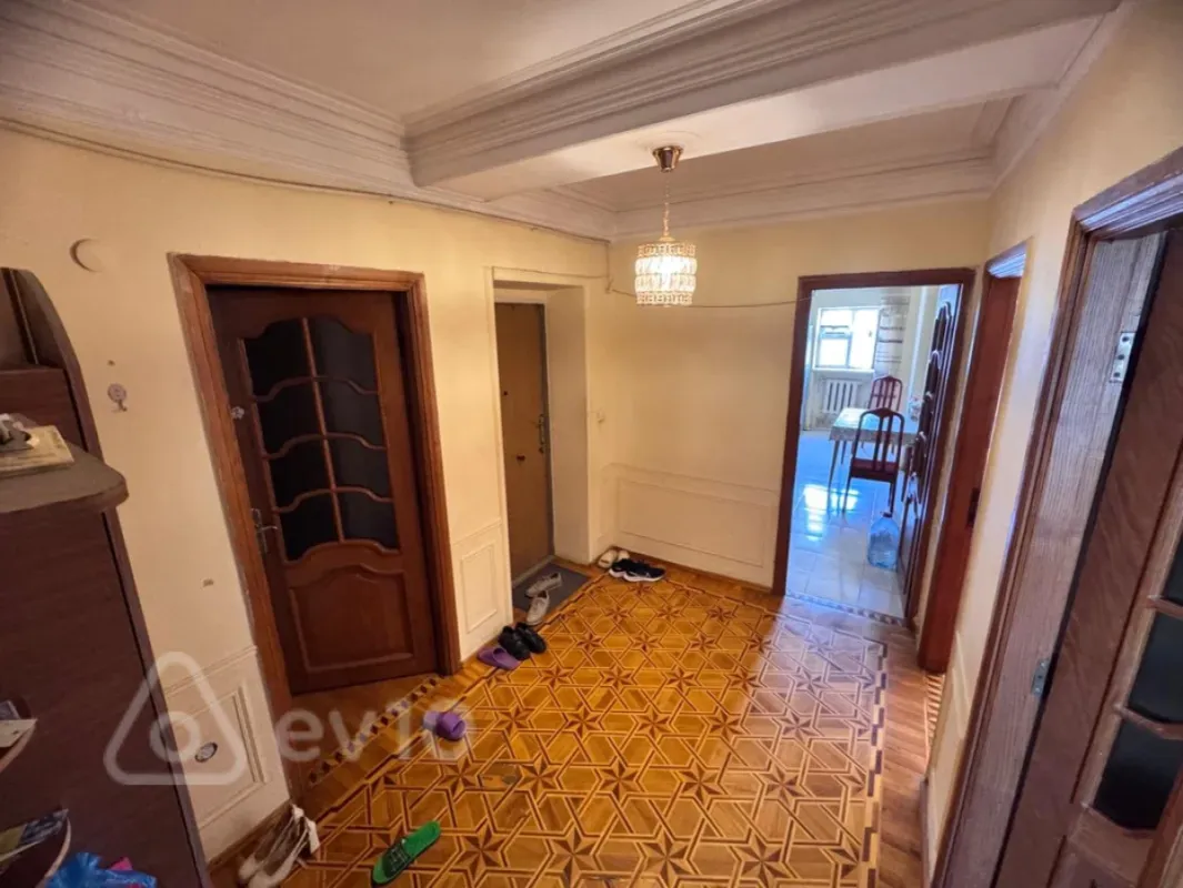 Satılır 3 otaqlı köhnə tikili 90 m²