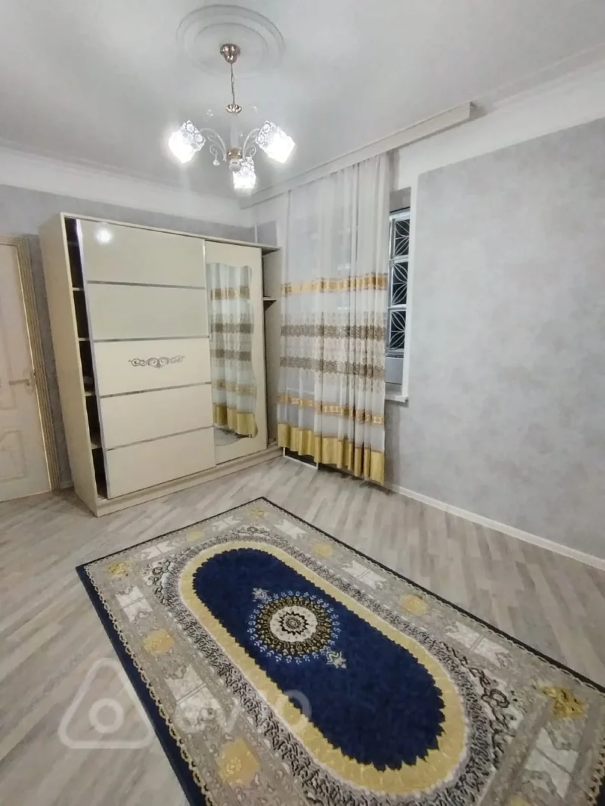 Satılır 2 otaqlı köhnə tikili 65 m²