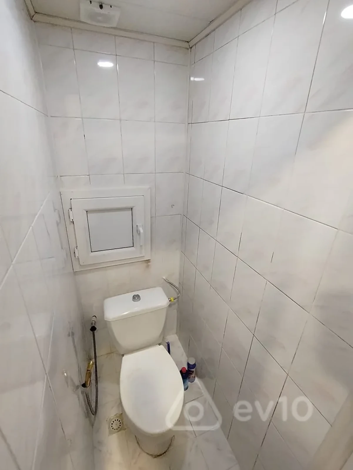 Satılır 2 otaqlı köhnə tikili 65 m²