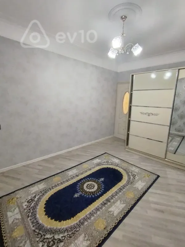 Satılır 2 otaqlı köhnə tikili 65 m²