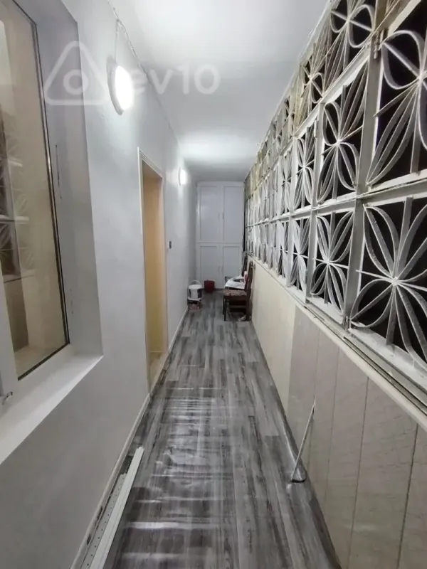 Satılır 2 otaqlı köhnə tikili 65 m²