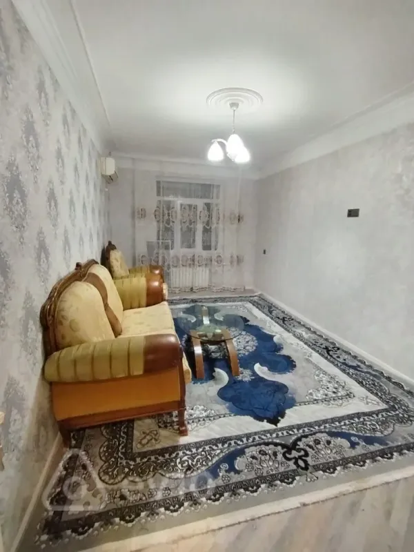Satılır 2 otaqlı köhnə tikili 65 m²