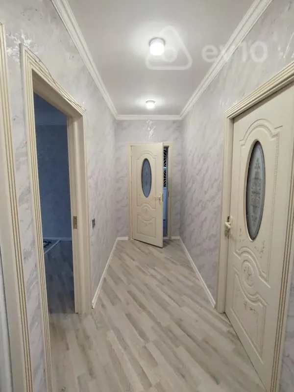 Satılır 2 otaqlı köhnə tikili 65 m²