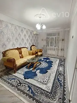 Satılır 2 otaqlı köhnə tikili 65 m²